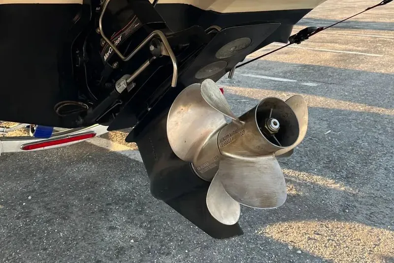 Slide: The Image of 2008 Rinker 246 Captiva Bowrider 4 - 4