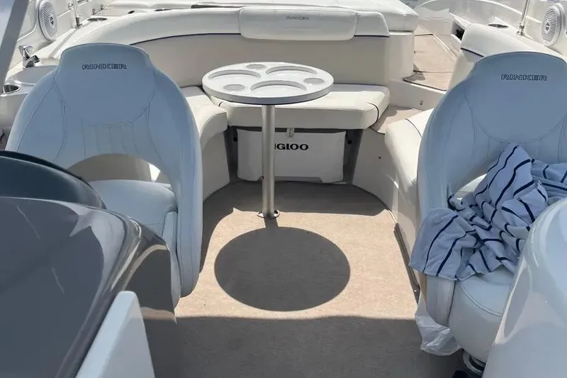 Slide: The Image of 2008 Rinker 246 Captiva Bowrider 5 - 5