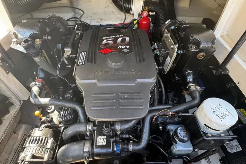 Slide: The Image of 2007 Sea Ray 220 Sundeck 14 - 14