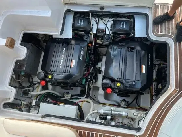 Slide: The Image of 2014 Four Winns 355V 13 - 13