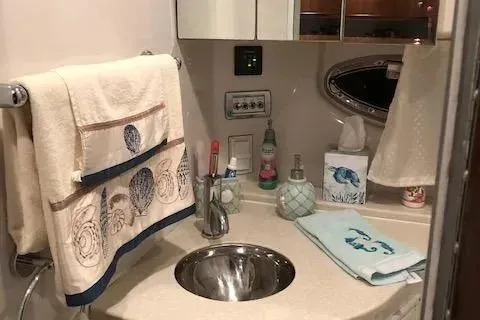 Slide: The Image of 2014 Four Winns 355V 17 - 17