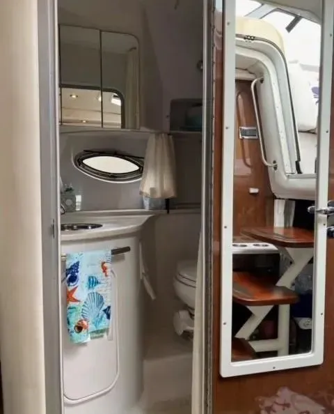 Slide: The Image of 2014 Four Winns 355V 38 - 38