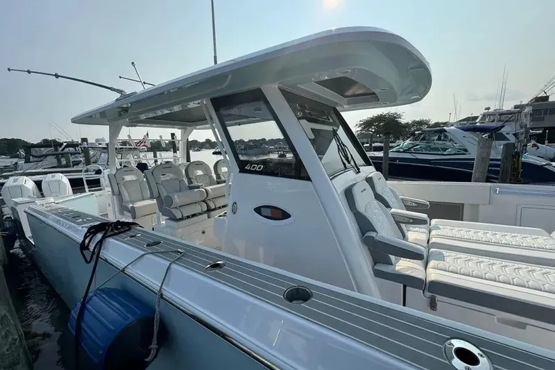 Slide: The Image of 2025 Twin Vee 400 GFX 15 - 15