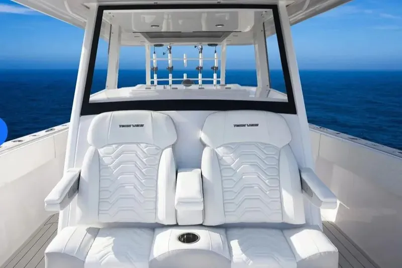 Slide: The Image of 2025 Twin Vee 400 GFX 18 - 18