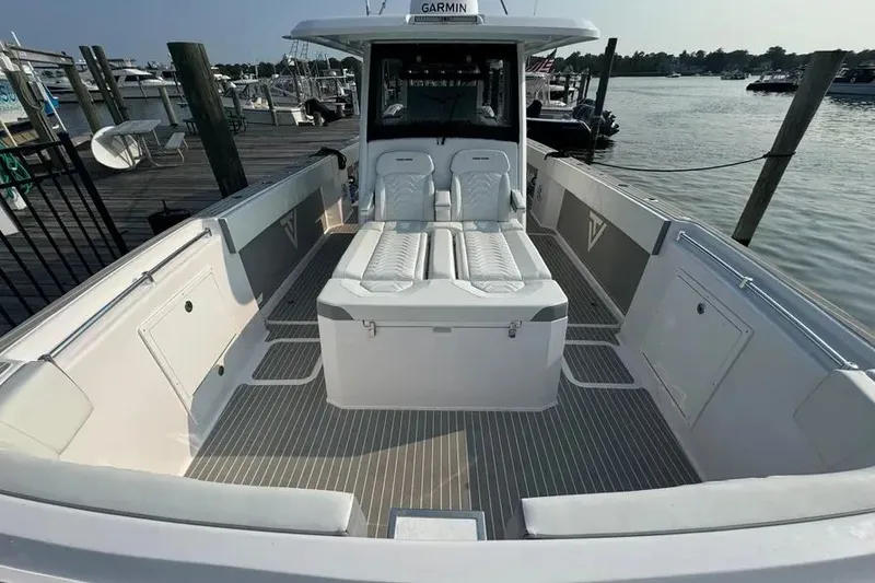 Slide: The Image of 2025 Twin Vee 400 GFX 3 - 3