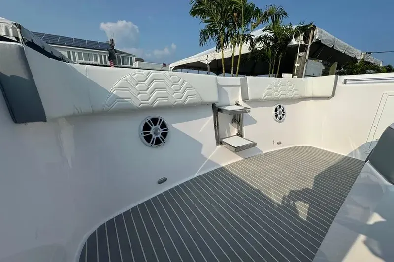 Slide: The Image of 2025 Twin Vee 400 GFX 5 - 5