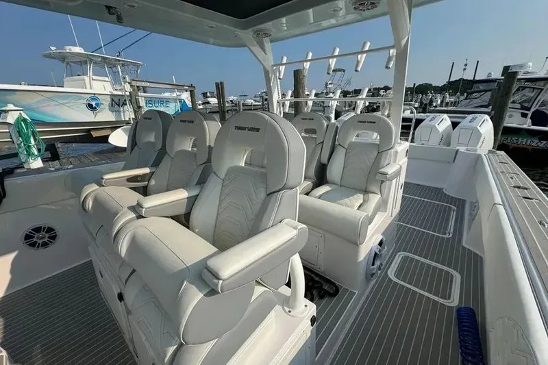 Slide: The Image of 2025 Twin Vee 400 GFX 6 - 6