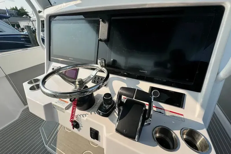 Slide: The Image of 2025 Twin Vee 400 GFX 9 - 9