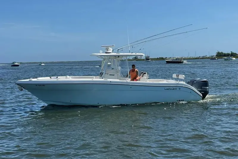 The Image of 2015 Century 3200 Center Console 1 - 1