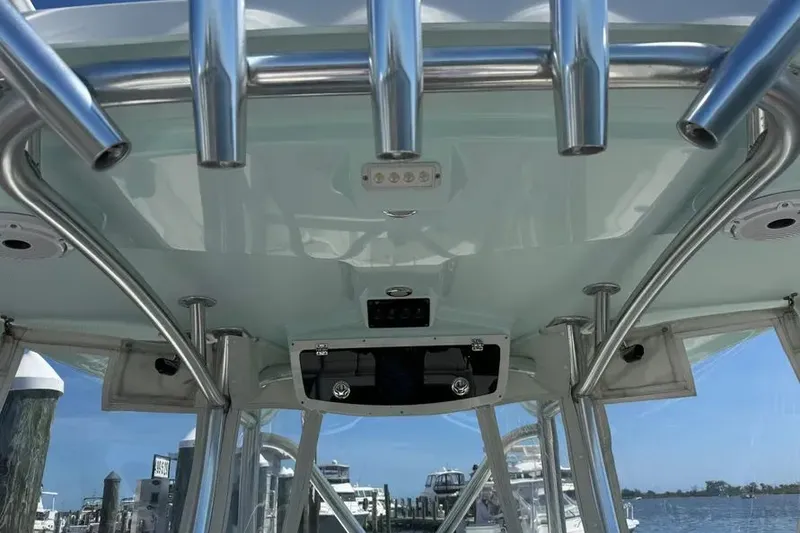 Slide: The Image of 2015 Century 3200 Center Console 10 - 10