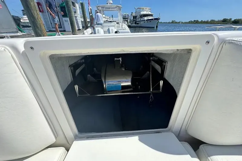 Slide: The Image of 2015 Century 3200 Center Console 16 - 16