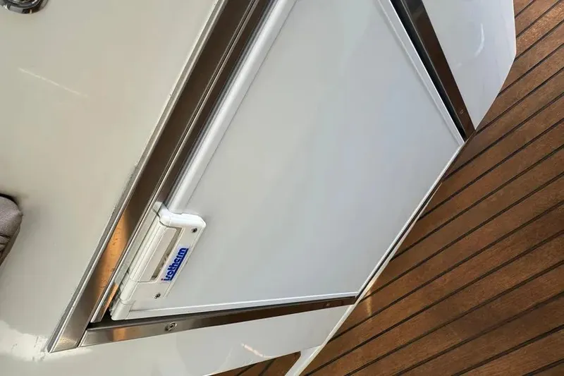 Slide: The Image of 2012 Prestige 440 S 16 - 16