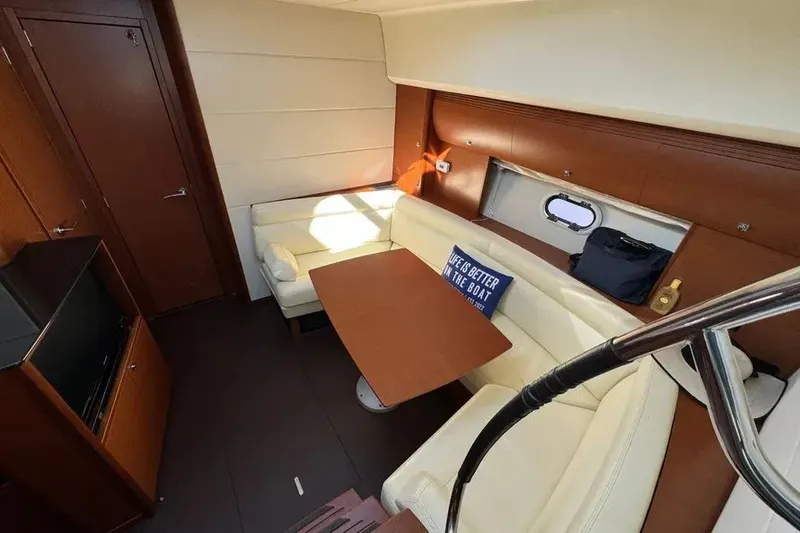 Slide: The Image of 2012 Prestige 440 S 18 - 18