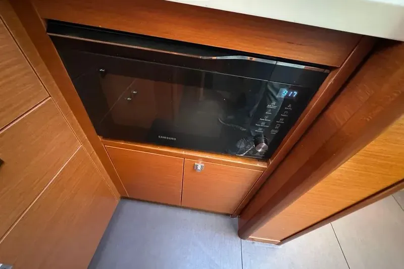 Slide: The Image of 2012 Prestige 440 S 21 - 21