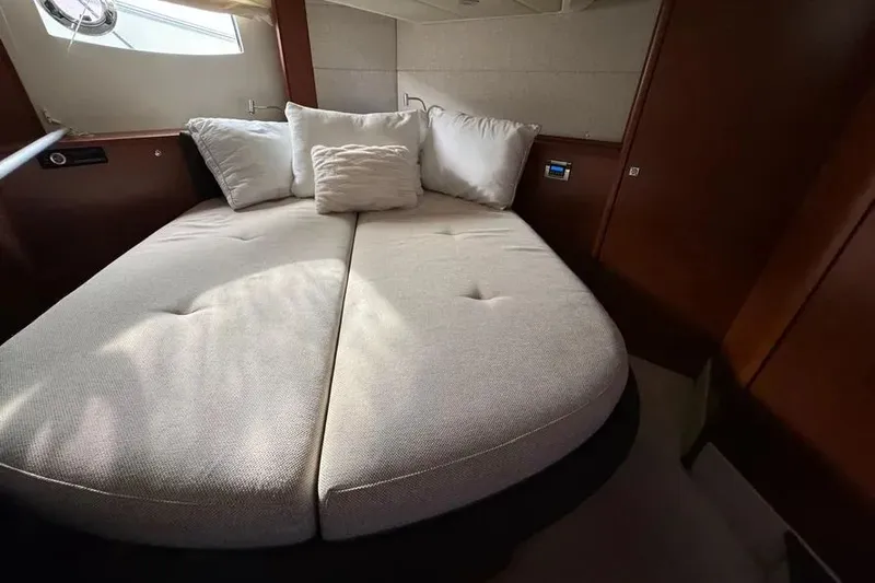 Slide: The Image of 2012 Prestige 440 S 23 - 23