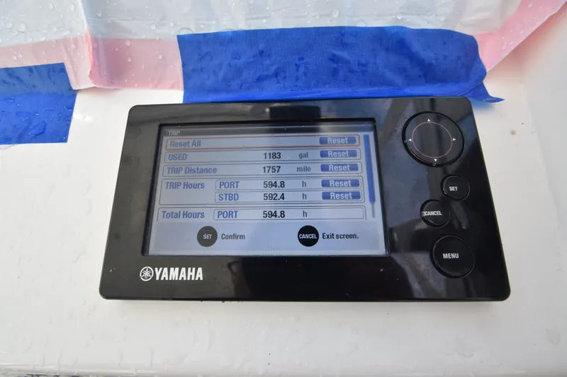 Slide: The Image of Yamaha display on 2017 Albemarle 25 Express boat. - 5