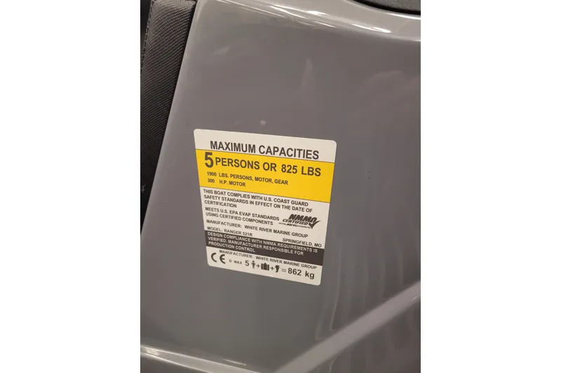 Slide: The Image of 2023 Ranger Z521R capacity label, maximum 5 persons or 825 lbs, 300 HP motor. - 22