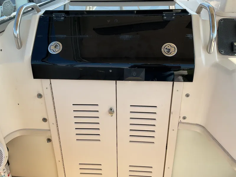 Slide: The Image of Grady-White Marlin 300 2006 - 12