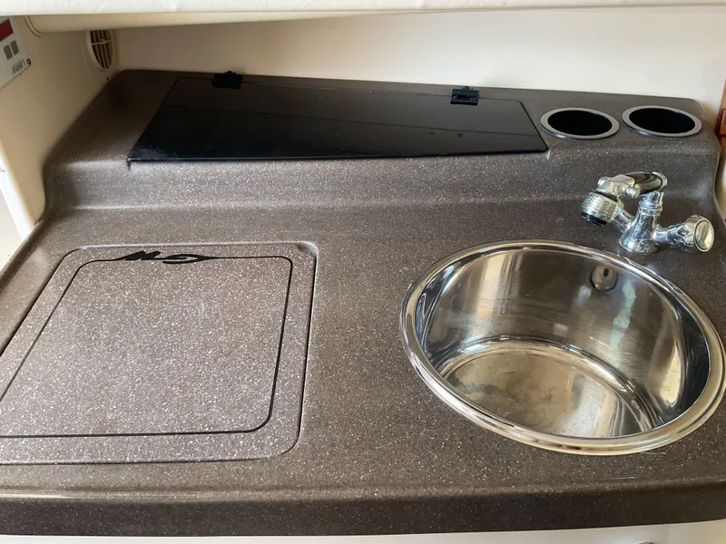 Slide: The Image of Grady-White Marlin 300 2006 - 17