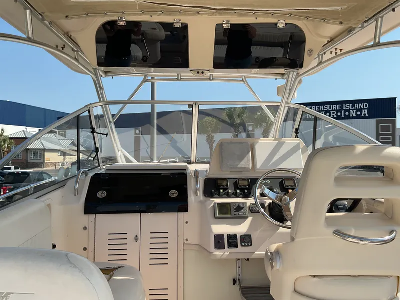 Slide: The Image of Grady-White Marlin 300 2006 - 6