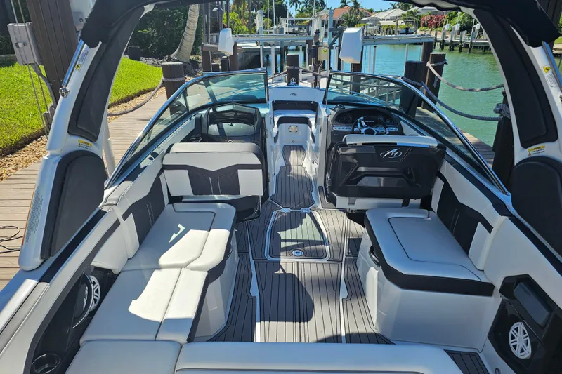 Slide: The Image of 2020 Monterey 275SS Super Sport boat interior with luxurious seating and modern design. - 14