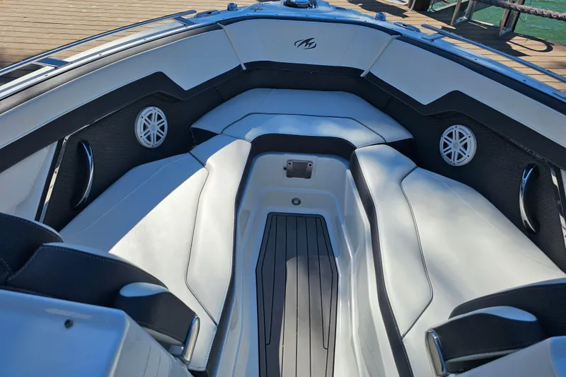 Slide: The Image of 2020 Monterey 275SS Super Sport boat interior with sleek seating and modern design. - 17