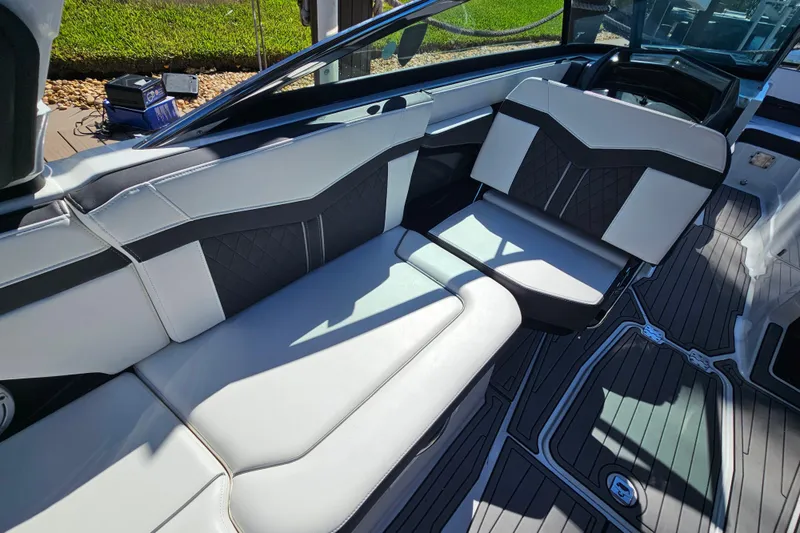 Slide: The Image of 2020 Monterey 275SS Super Sport interior with sleek, modern seating and stylish design. - 18