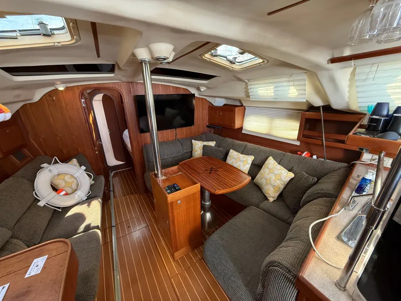 Slide: The Image of Hunter 410 1998 - 13