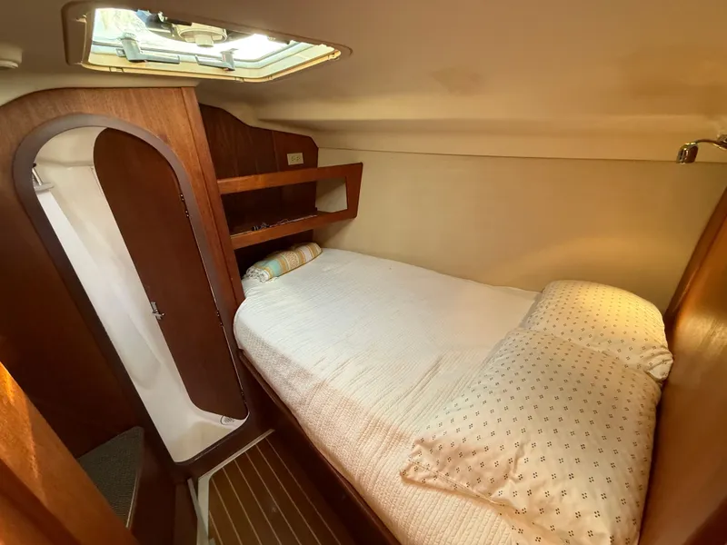 Slide: The Image of Hunter 410 1998 - 14