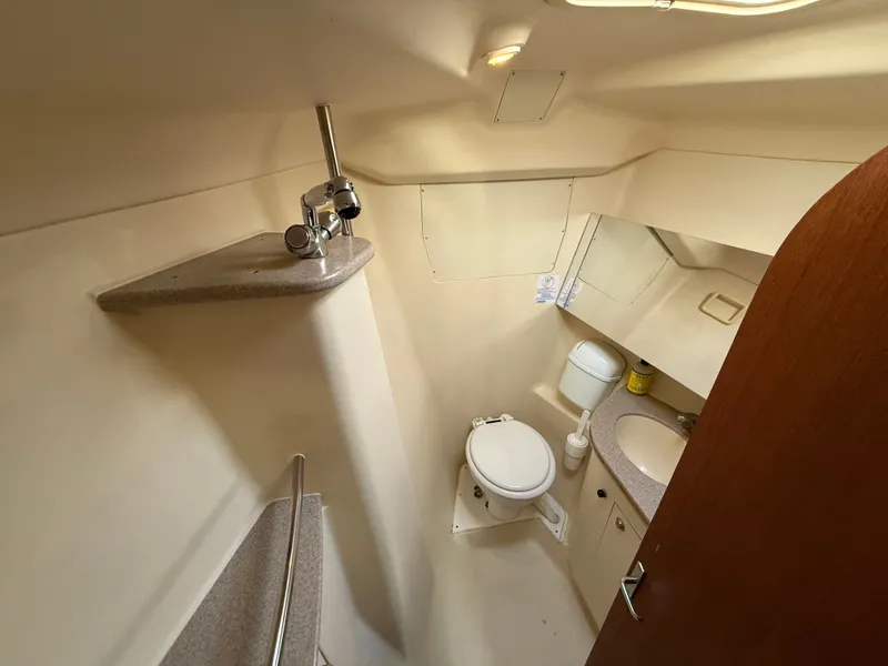 Slide: The Image of Hunter 410 1998 - 16