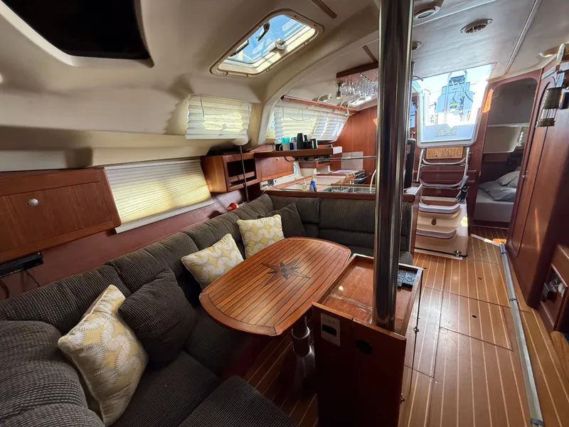 Slide: The Image of Hunter 410 1998 - 18