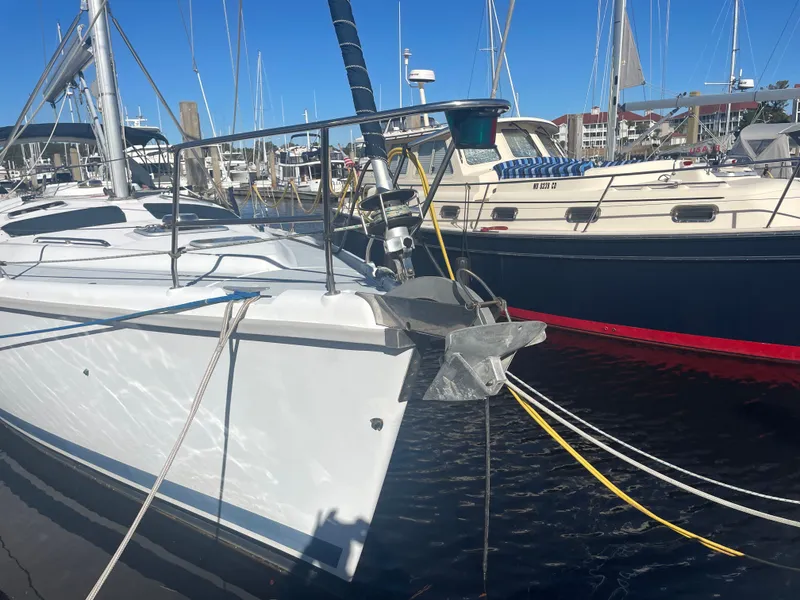 Slide: The Image of Hunter 410 1998 - 2