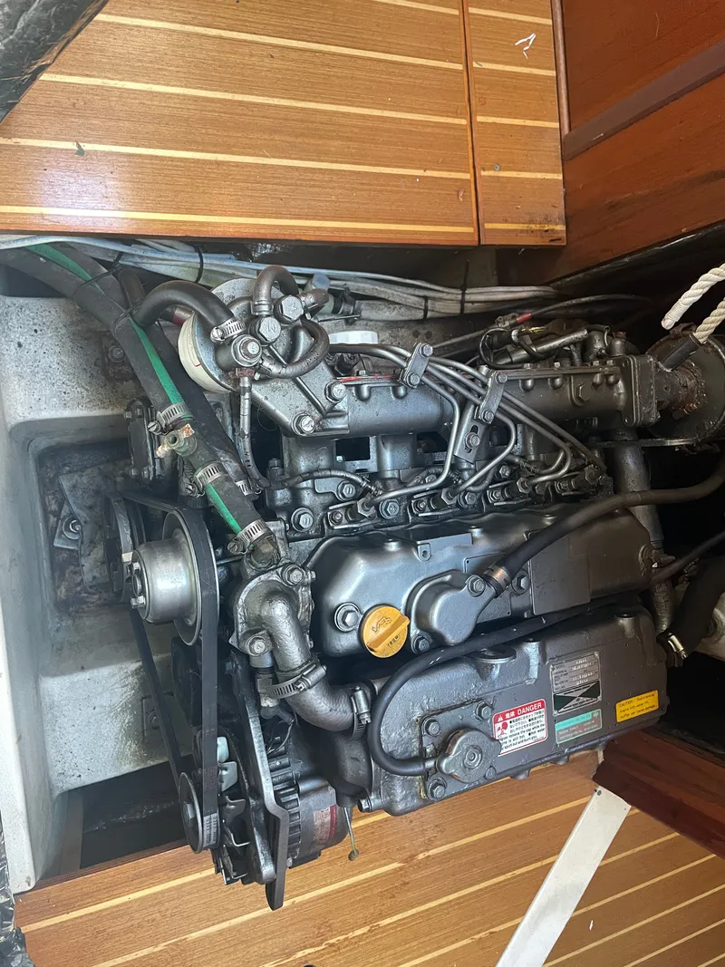 Slide: The Image of Hunter 410 1998 - 21