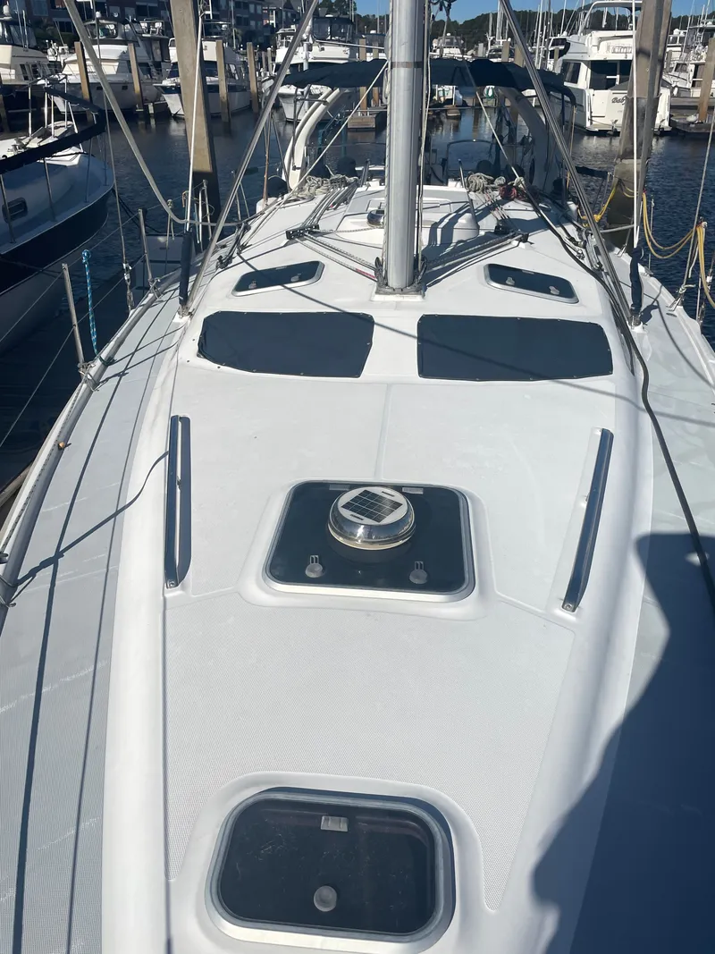 Slide: The Image of Hunter 410 1998 - 4