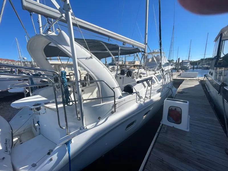 Slide: The Image of Hunter 410 1998 - 6