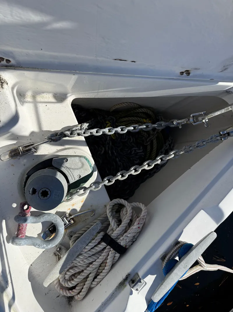 Slide: The Image of Hunter 410 1998 - 8