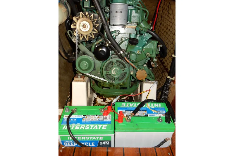 Slide: The Image of Engine compartment of 1991 Beneteau Oceanis 370 with Interstate marine battery. - 33
