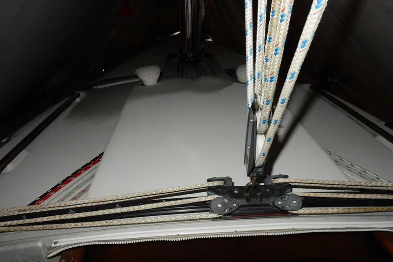 Slide: The Image of Deck view of 1991 Beneteau Oceanis 370 sailboat with rigging and ropes. - 44