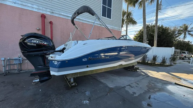 The Image of NauticStar 243 DC Sport Deck DB 2023 - 0