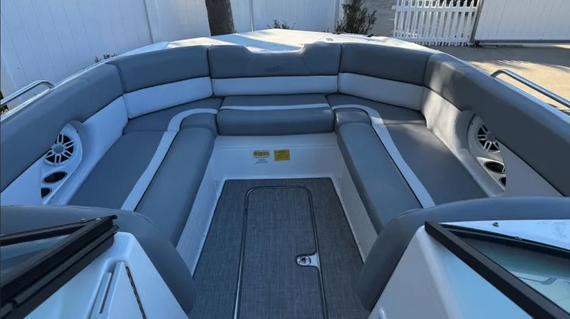 Slide: The Image of NauticStar 243 DC Sport Deck DB 2023 - 12