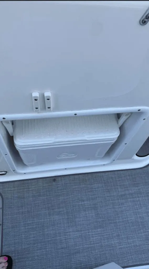 Slide: The Image of NauticStar 243 DC Sport Deck DB 2023 - 32