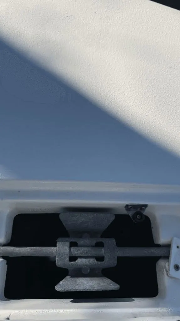 Slide: The Image of NauticStar 243 DC Sport Deck DB 2023 - 33