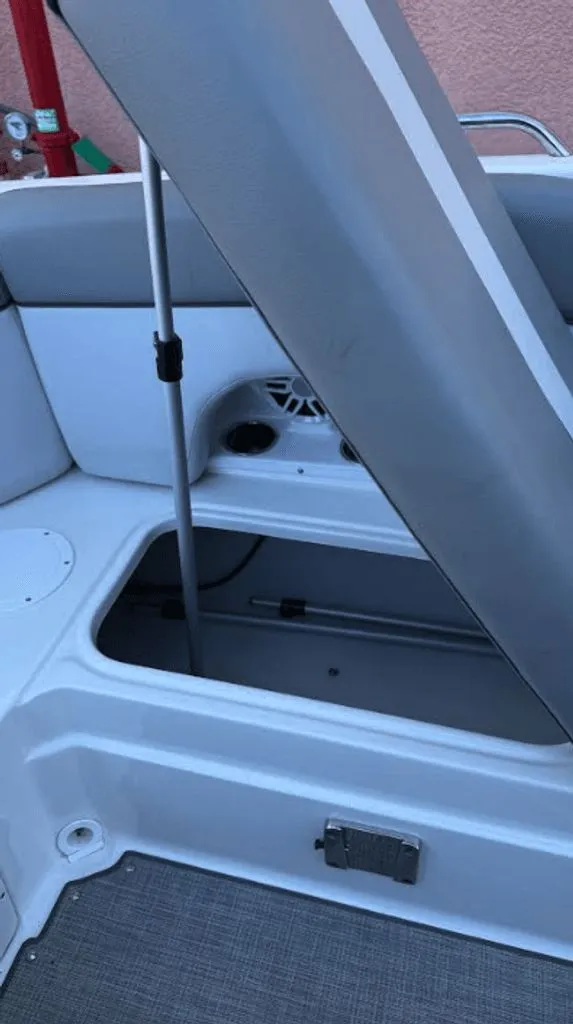 Slide: The Image of NauticStar 243 DC Sport Deck DB 2023 - 35