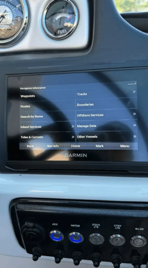 Slide: The Image of NauticStar 243 DC Sport Deck DB 2023 - 7