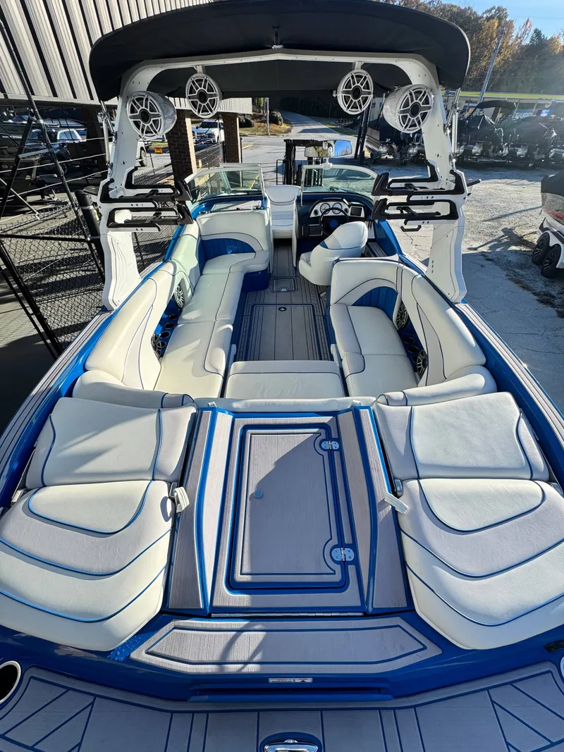 Slide: The Image of MB Sports B-52 2023 - 3