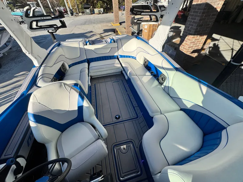 Slide: The Image of MB Sports B-52 2023 - 5