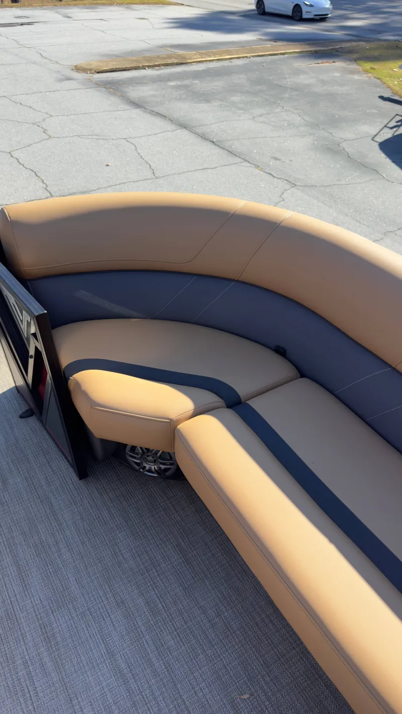 Slide: The Image of Viaggio x22u 2024 - 19