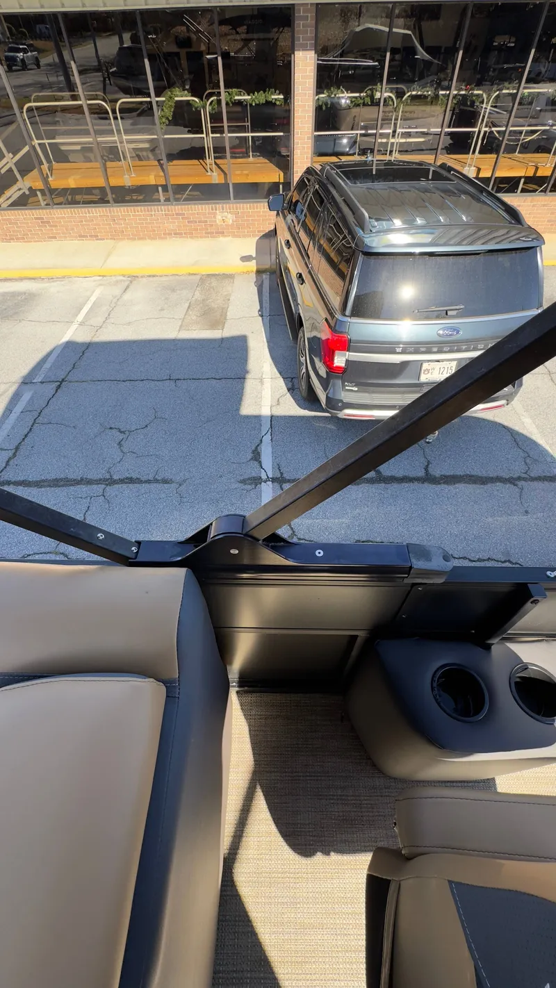 Slide: The Image of Viaggio x22u 2024 - 20