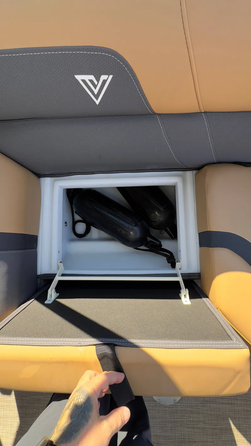 Slide: The Image of Viaggio x22u 2024 - 22