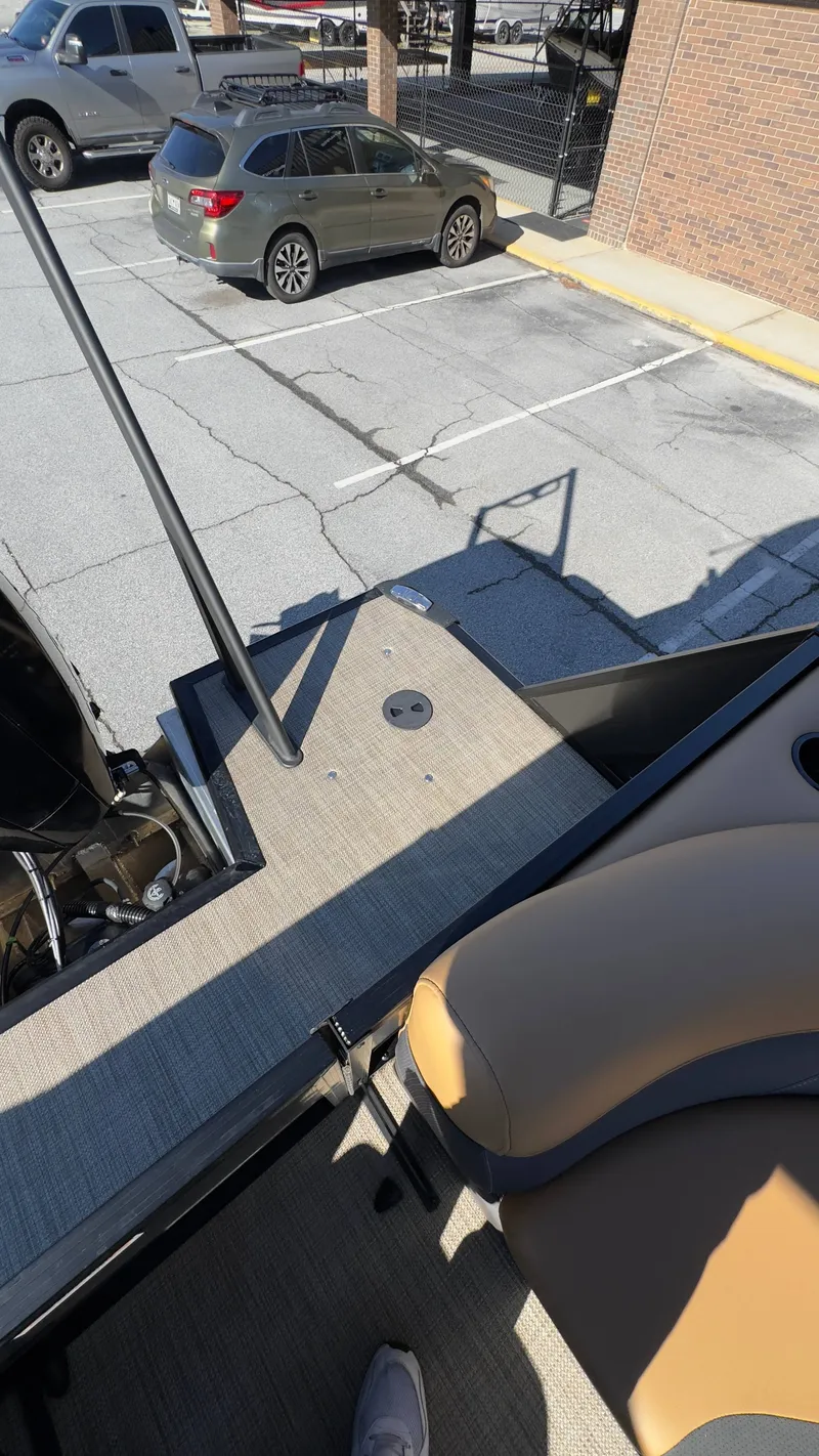 Slide: The Image of Viaggio x22u 2024 - 24